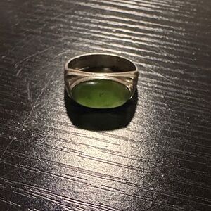 Vintage silver ring green oval stone women’s size 10